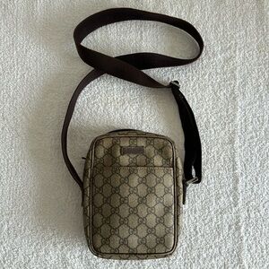 Gucci GG Supreme Monogram Crossbody Bag
